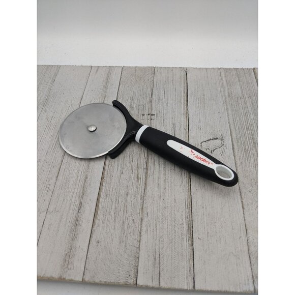 Betty Crocker Pizza Cutter Slicer 3 1/2" Wheel Stainless Steel Soft Grip Handle - Picture 1 of 7